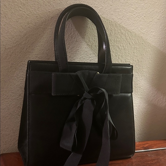 Ferragamo Elegant Black Handbag with Bow Accent